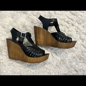 Kenneth Cole Black wedges